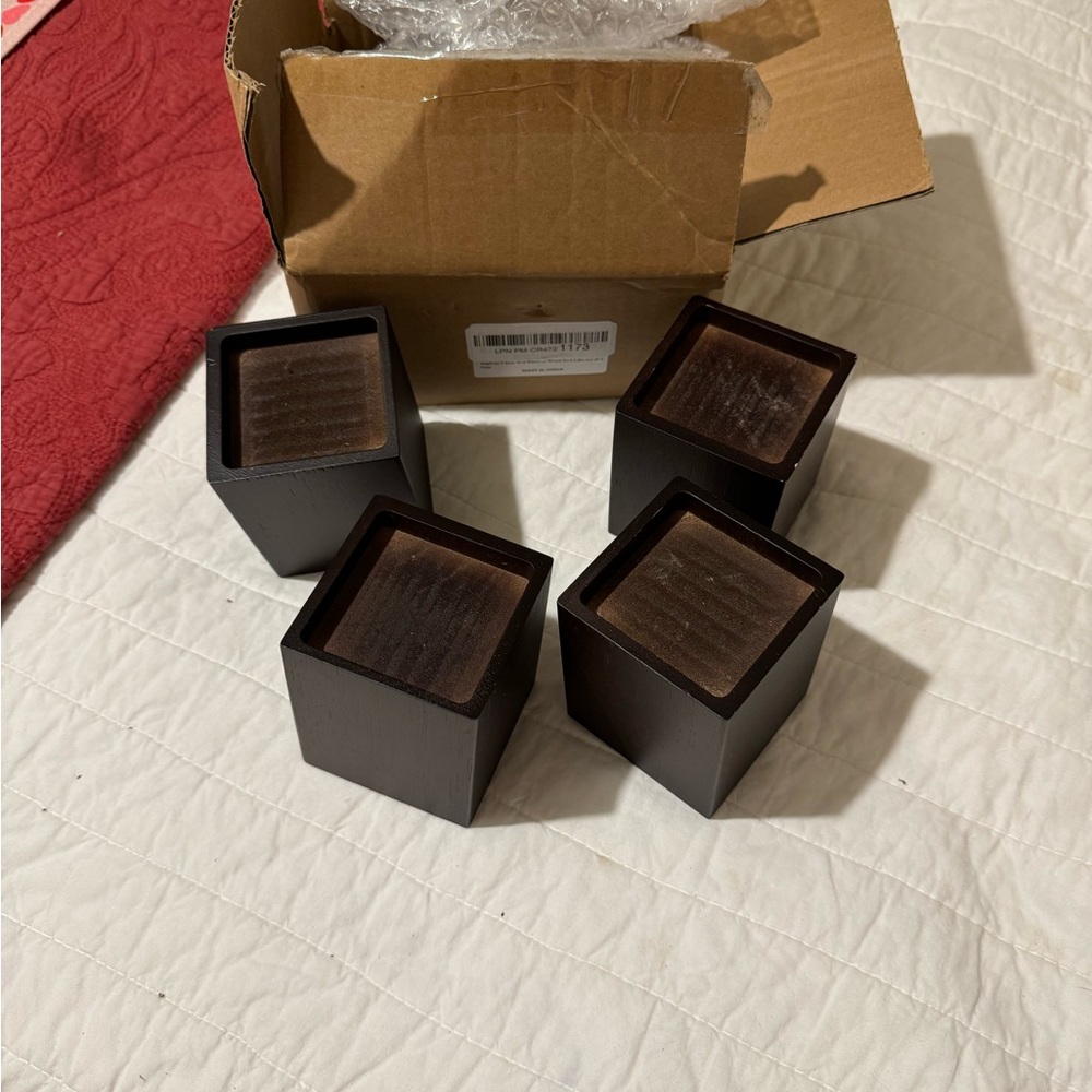 New set of 4 bed risers